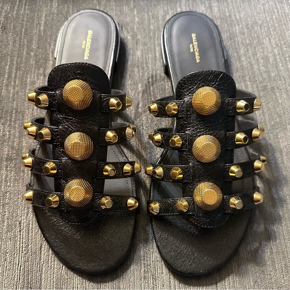 BALENCIAGA BLACK LEATHER ARENA GOLDTONE GIANT STUD SANDALS - SIZE 40 - Picture 5 of 16